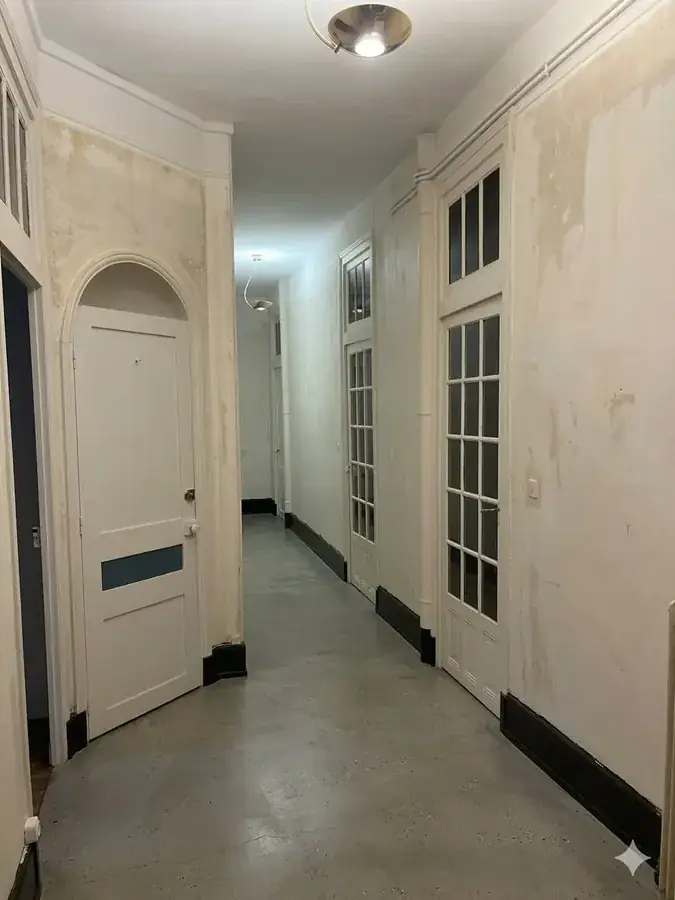 Couloir avant rénovation intérieure en Saône-et-Loire