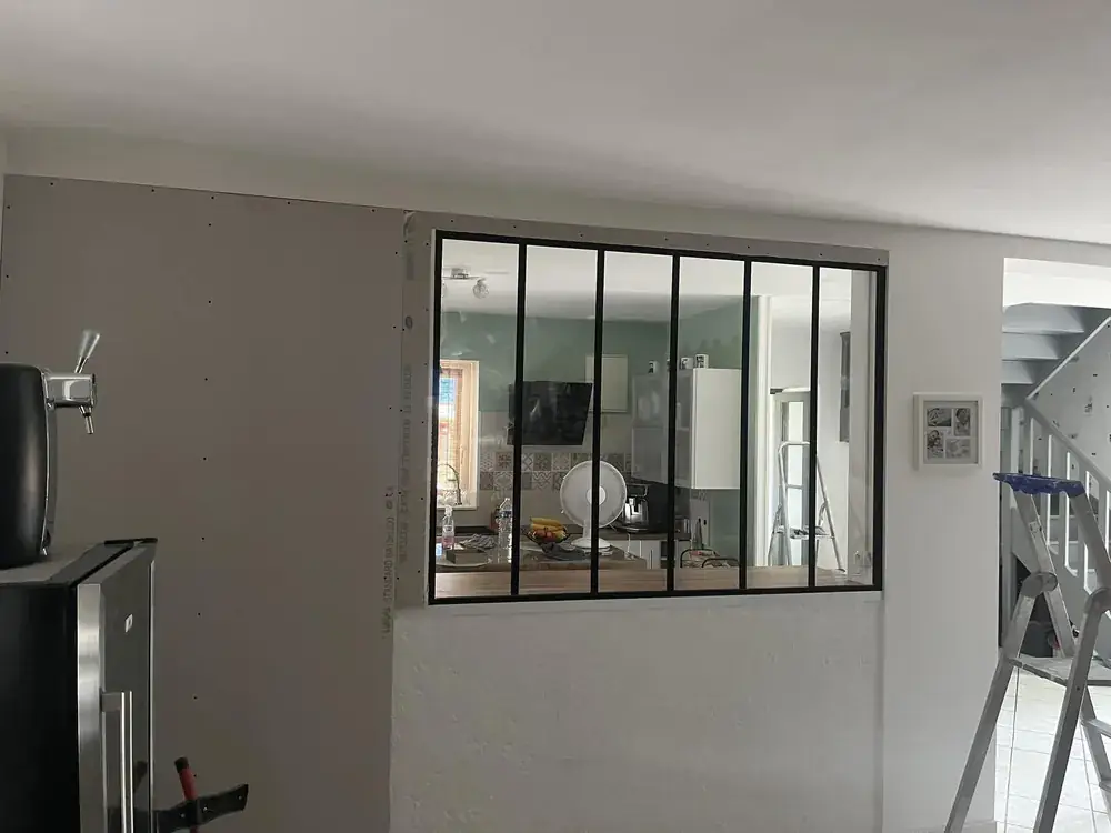 Cloison verrière et finitions intérieures à Chalon-sur-Saône
