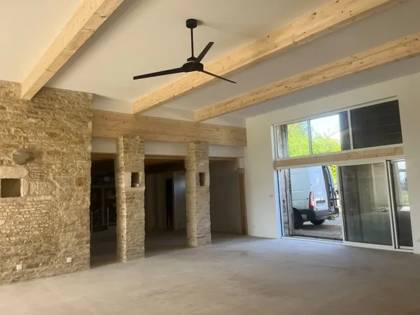 Finition intérieure et préparation de chantier dans l'Ain